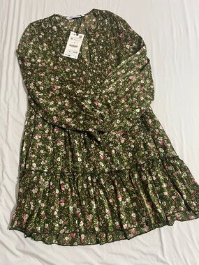 Zara Olive Green Floral Pleated V-Neck Dress
